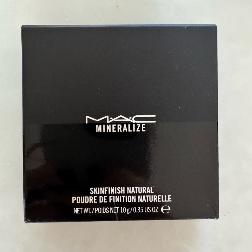 MAC mineralize Skinfinish natural. Brand new never used in original packaging.